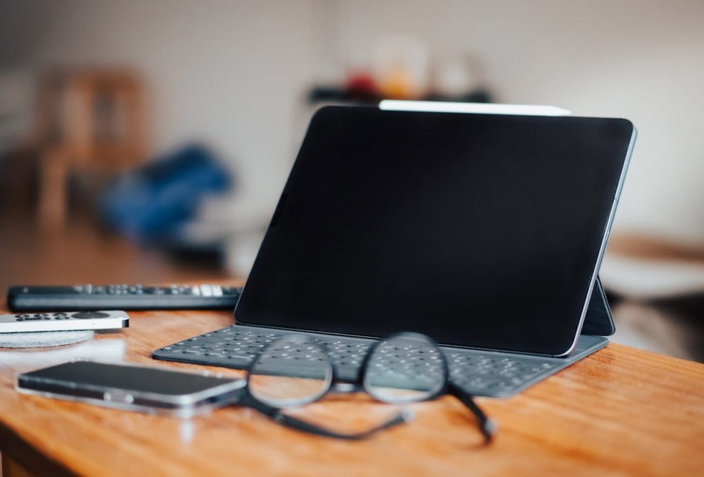 office-desktop-home-accounting-equipment-16213398