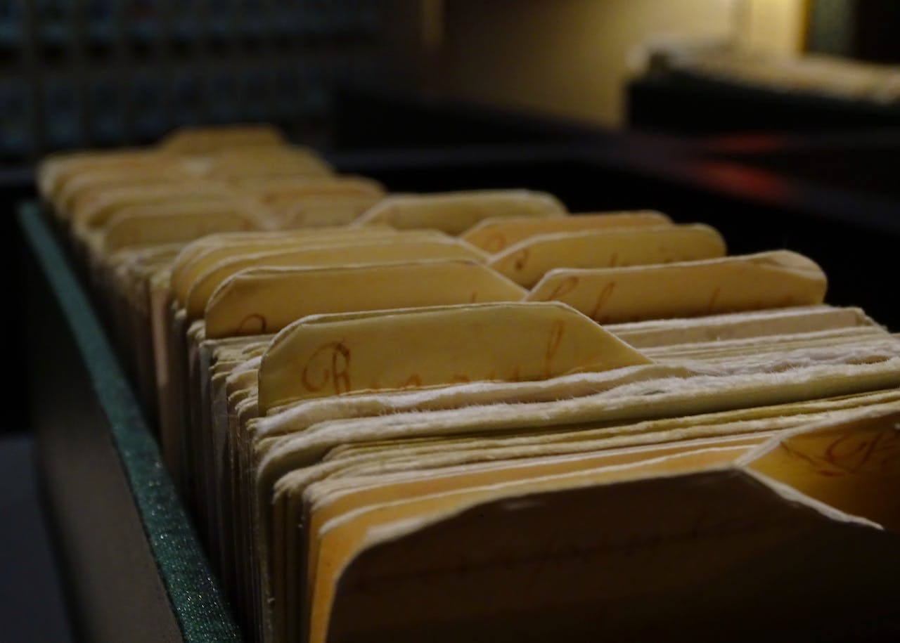 rows-of-folders-11176866
